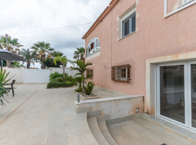 Resale - Villa - Orihuela - Punta Prima