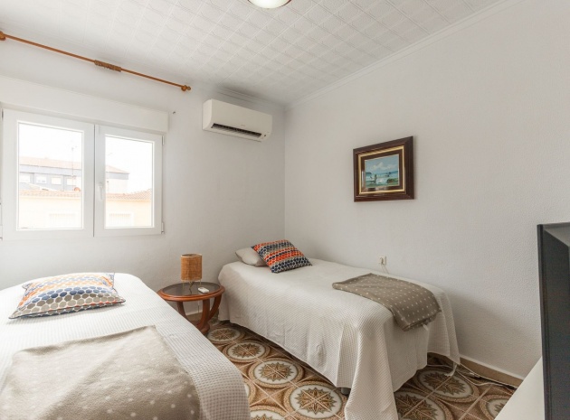 Resale - Villa - Orihuela - Punta Prima
