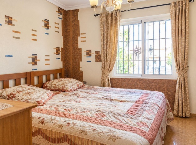 Resale - Villa - Cabo Roig - Costa Blanca South