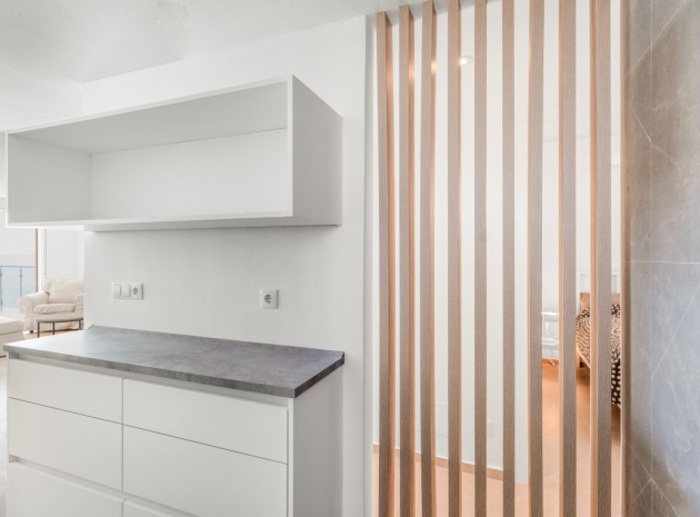 Resale - Apartment - Torrevieja - Torrevieja Centro