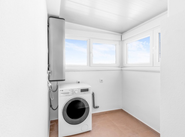 Resale - Apartment - Torrevieja - Torrevieja Centro