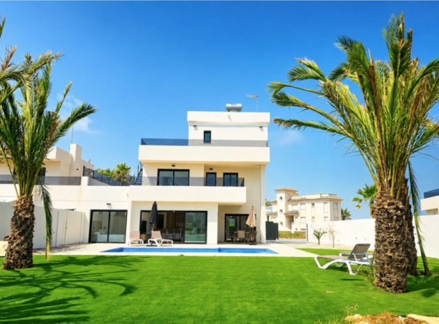 Resale - Villa - San Javier - La Manga Del Mar Menor