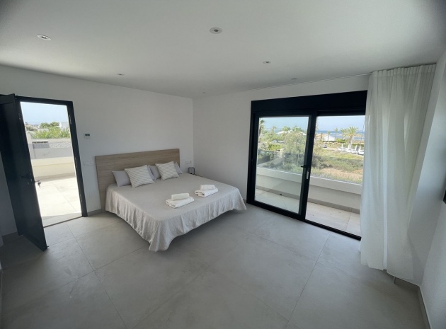 Resale - Villa - San Javier - La Manga Del Mar Menor
