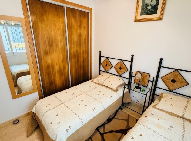 Resale - Villa - Los Montesinos - La Herrada