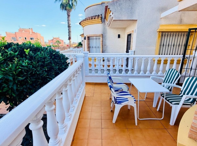 Resale - Villa - Los Montesinos - La Herrada
