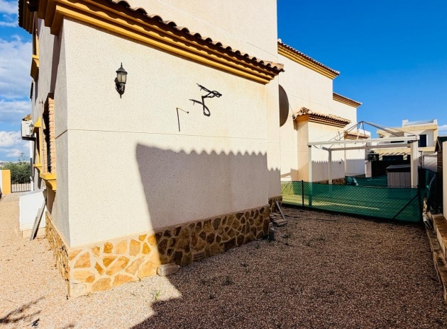 Resale - Villa - Los Montesinos - La Herrada