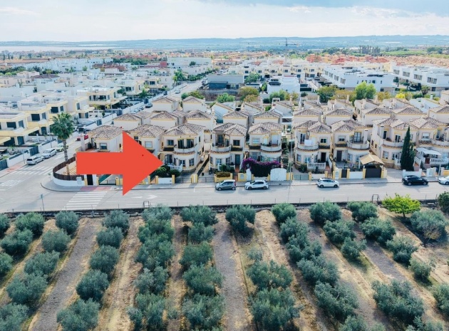 Resale - Villa - Los Montesinos - La Herrada