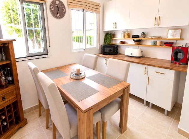 Resale - Townhouse - Villamartin - st james hill