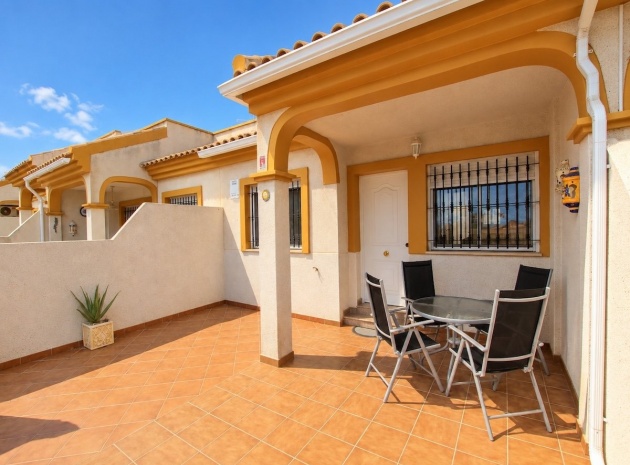 Resale - Bungalow - Daya Nueva