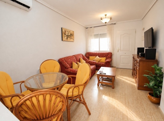 Resale - Bungalow - Daya Nueva