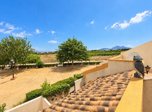 Resale - Bungalow - Daya Nueva