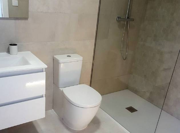 Playamar IV brand new groundfloor apartments for sale San Pedro del Pinatar bathroom