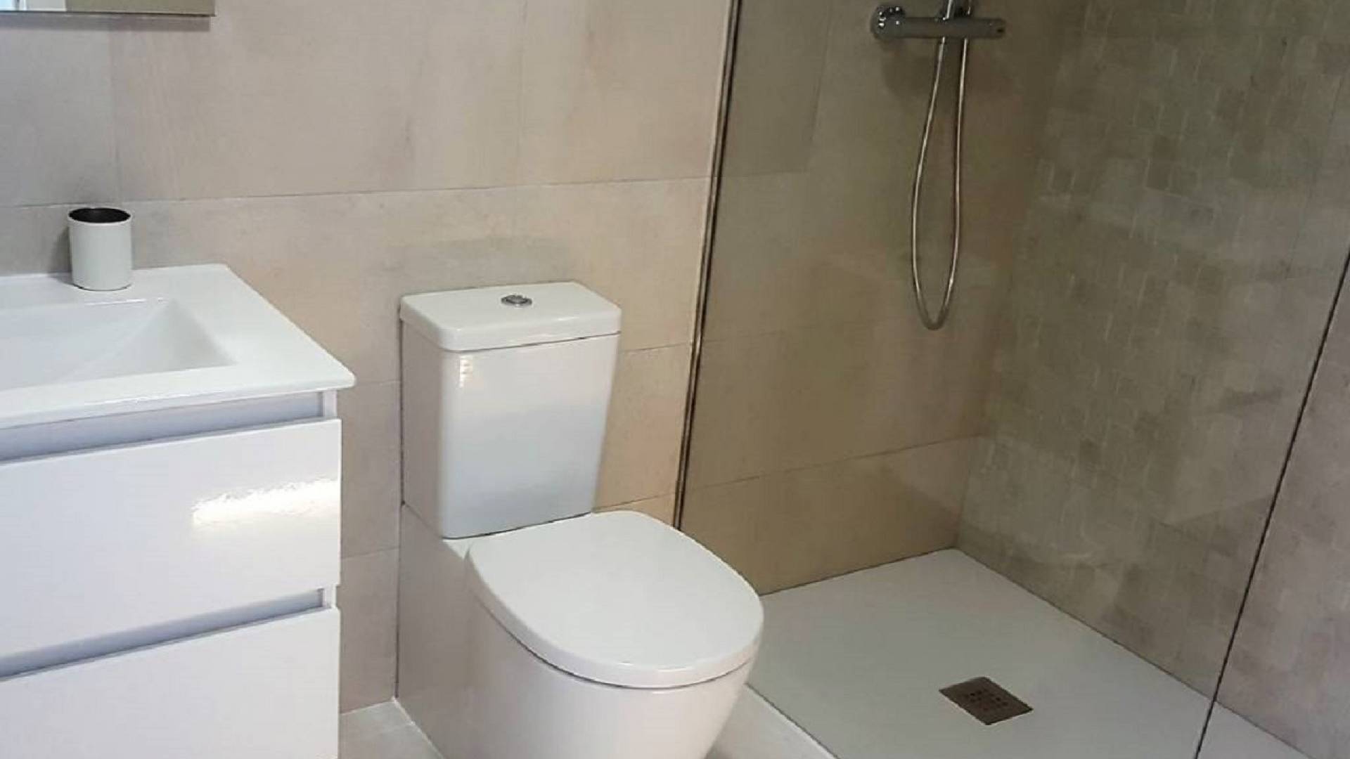 Playamar IV brand new groundfloor apartments for sale San Pedro del Pinatar bathroom