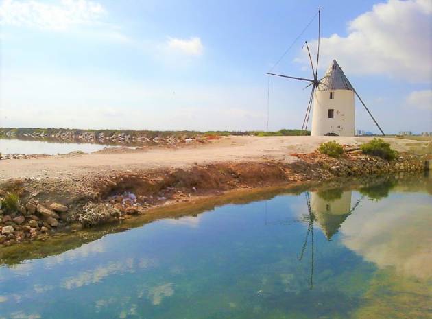 Playamar IV brand new apartments for sale San Pedro del Pinatar windmill