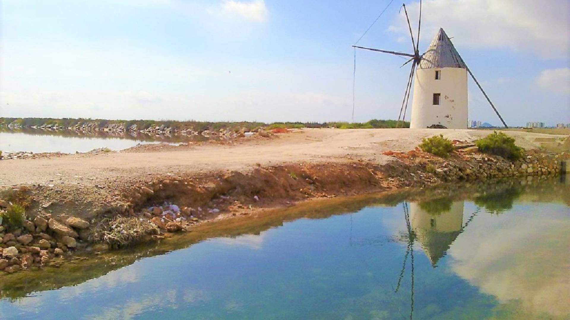 Playamar IV brand new apartments for sale San Pedro del Pinatar windmill