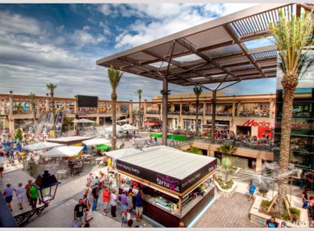 LA-ZENIA-BOULEVARD-PROPERTY-FOR-SALE-SPAIN