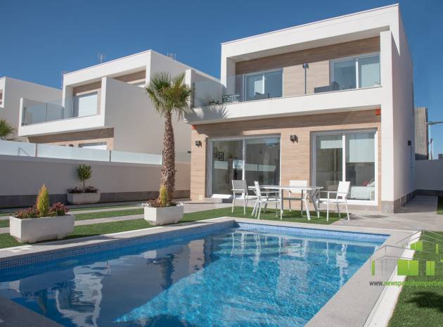 Außerplanmäßig - Villa - Pilar de la Horadada