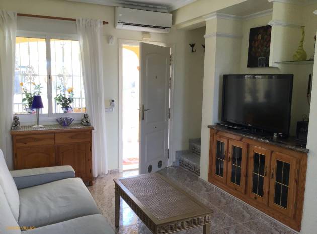 Resale - Townhouse - Villamartin - colinas del presidente