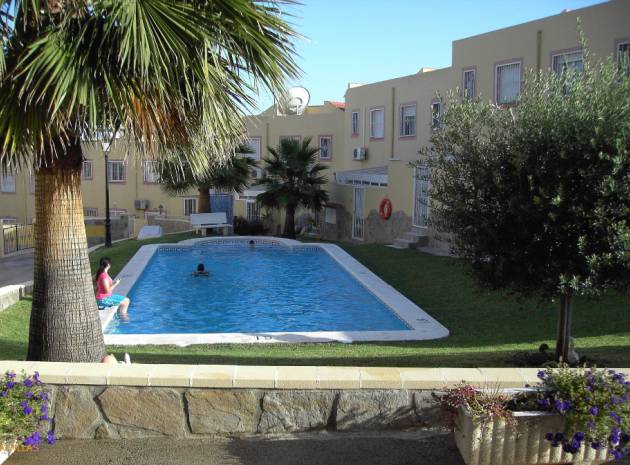 Resale - Townhouse - Villamartin - colinas del presidente