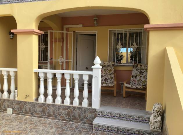 Resale - Townhouse - Villamartin - colinas del presidente