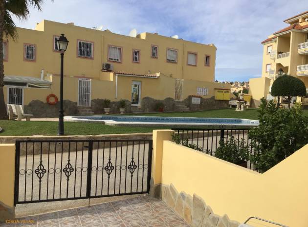 Resale - Townhouse - Villamartin - colinas del presidente