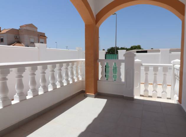 Resale - Villa - Torrevieja - altos del limonar
