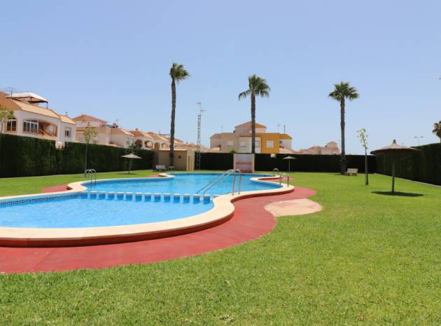 Resale - Villa - Torrevieja - altos del limonar