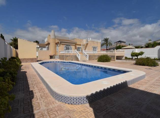 Resale - Villa - Torrevieja - san luis