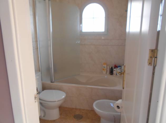 Resale - Villa - Los Altos - villas del duque