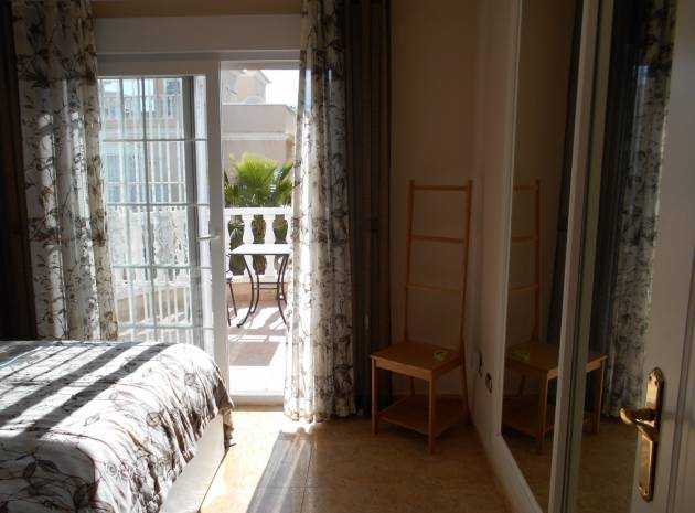 Resale - Villa - Los Altos - villas del duque