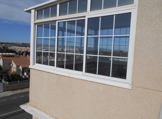 Resale - Villa - Los Altos - villas del duque