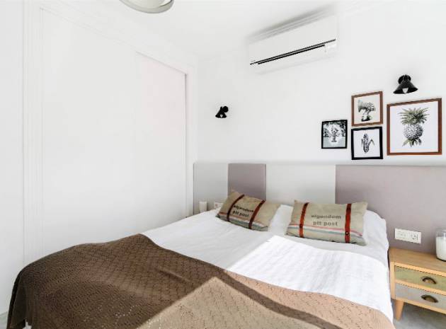 Resale - Villa - Villamartin - costa dorada