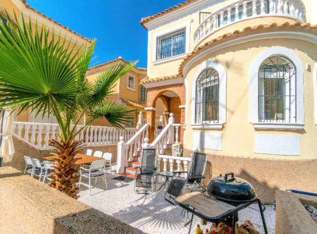 Resale - Villa - Villamartin - costa dorada