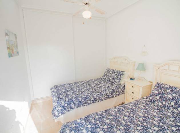 Resale - Townhouse - Los Montesinos - laguna green