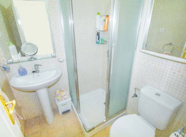 Resale - Townhouse - Los Montesinos - laguna green