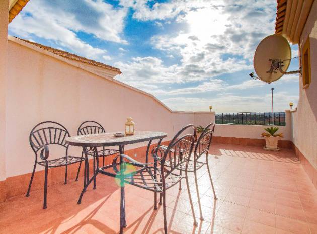 Resale - Townhouse - Los Montesinos - laguna green