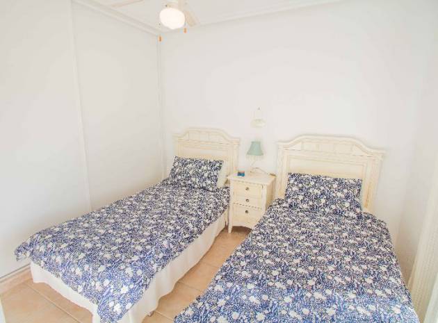 Resale - Townhouse - Los Montesinos - laguna green