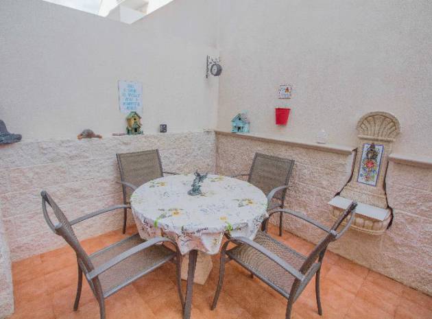 Resale - Townhouse - Los Montesinos - laguna green