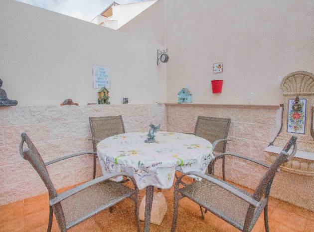 Resale - Townhouse - Los Montesinos - laguna green