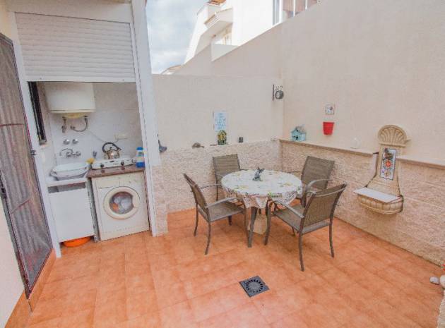 Resale - Townhouse - Los Montesinos - laguna green