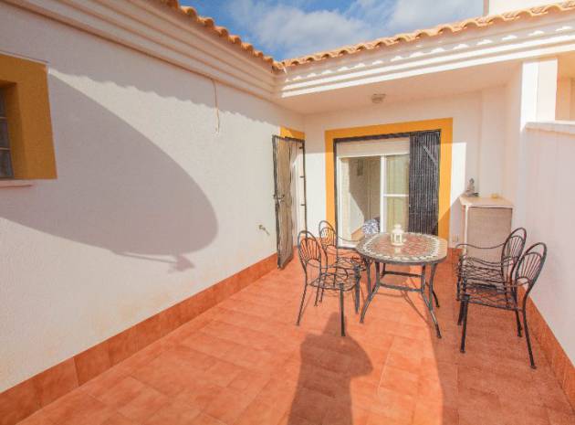 Resale - Townhouse - Los Montesinos - laguna green