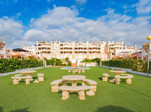 Resale - Townhouse - Los Montesinos - laguna green