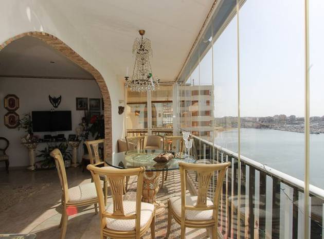 Wederverkoop - Appartement - Torrevieja - 1st line to the sea