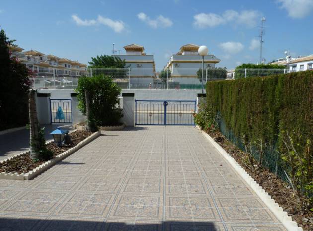 Återförsäljning - Villa - Torrevieja - jardin del mar