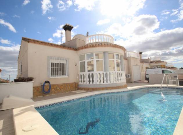 Resale - Villa - San Miguel de Salinas - Lake View Mansions