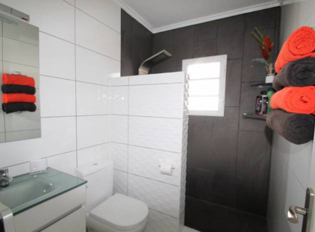 Resale - Villa - San Miguel de Salinas - Lake View Mansions