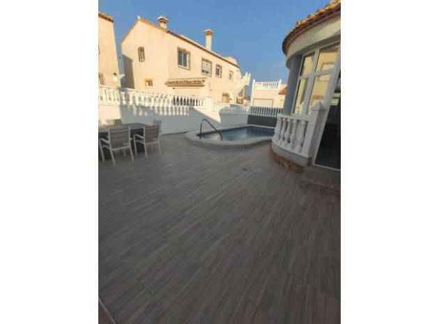 Resale - Villa - San Miguel de Salinas - Lake View Mansions