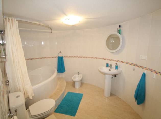 Resale - Villa - San Miguel de Salinas - Lake View Mansions