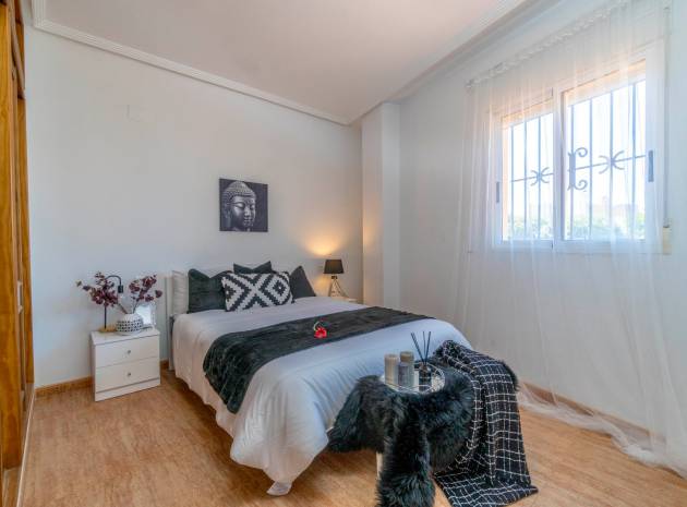 Resale - Apartment - Playa Flamenca - la mirada