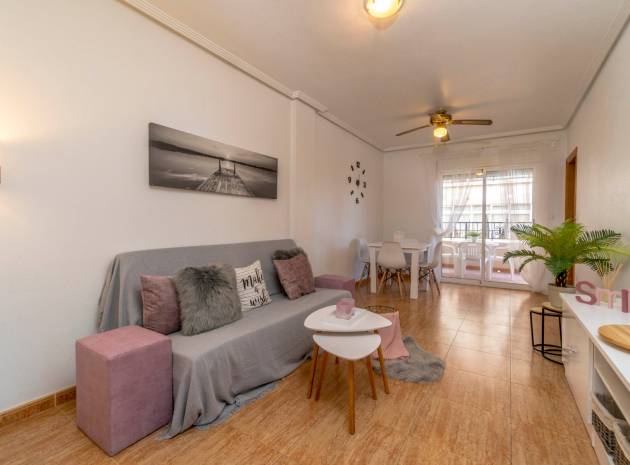 Resale - Apartment - Playa Flamenca - la mirada